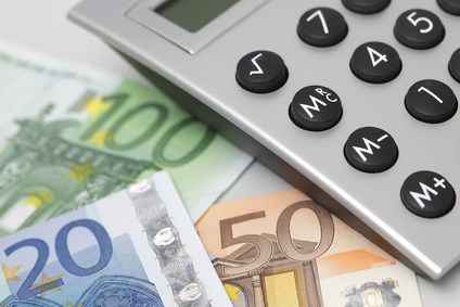 Autowert berechnen - abrechnung addieren berechnung bilanz bon brutto buchhaltung business büro dividieren euro euroscheine finanzen geld geschäft investieren investition investment kalkulation kalkulieren kapital kassenrolle multiplizieren netto papier papierrolle profit rechnen rechner rolle subtrahieren summe taschenrechner tippen tischrechner umsatz zahlen.