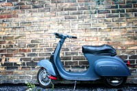 Vespa Roller gebraucht online kaufen - grau mauer motorroller roller vespa wand ziegel.
