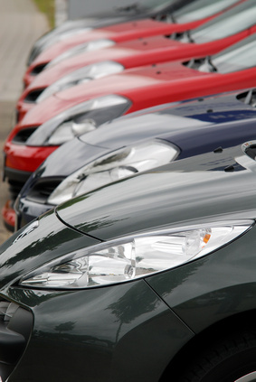 Mietwagen Hannover - absatzmarkt anbieten angebot auto autofront automobil fahrzeuge front geparkte germany geschäftswagen kraftfahrzeuge luxus luxuswagen mietwagen neuwagen oberklasse parken parkplatz sale verkauf verkeh.