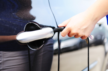 Wo finde ich günstige Mietwagen? - absatzmarkt absperren auto automobil autoschlüssel datenerfassung dienstleistung freiheit geschäftswagen glücklich handy handyparken handyticket kommunalpay lachen mietwagen mobile datenerfassung parken parkraumüberwachung parkvorgang verkehr.