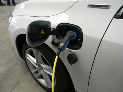 Wie viel Strom verbrauchen eigentlich Elektroautos? - alternativer antrieb, auto, e-auto, elektroauto, elektromobilität, ladestation, plugin, steckdose,.
