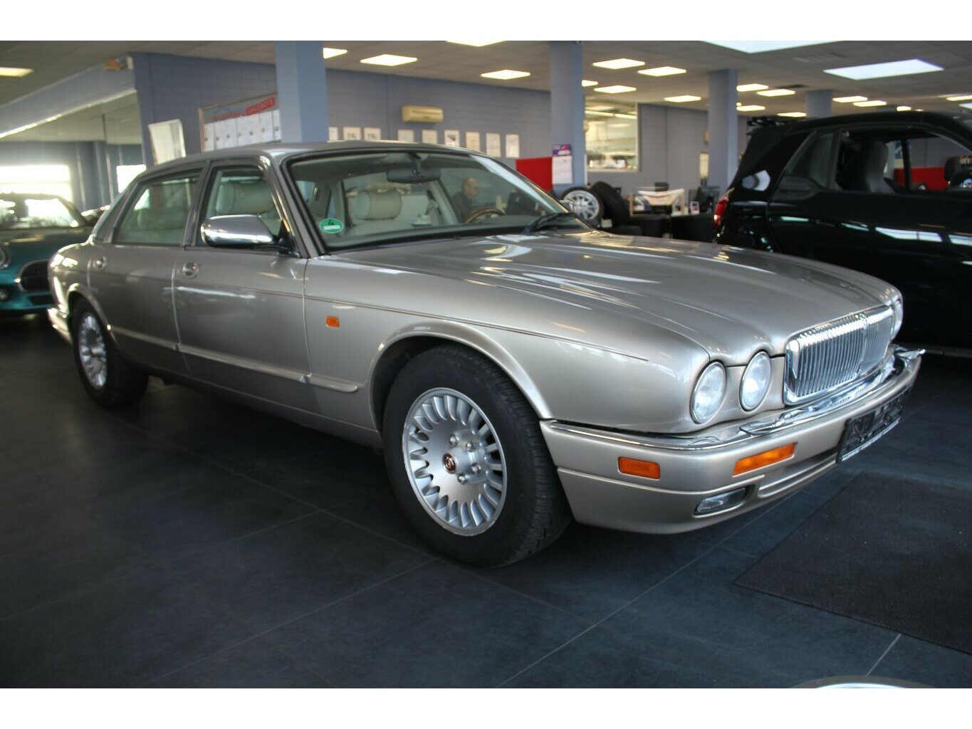XJ