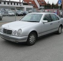 Mercedes-Benz E 230