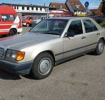 Mercedes-Benz 230