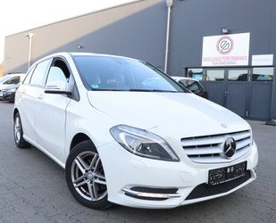 Mercedes-Benz B 220 CDI SPORT WHITE / XENON / NAVI+ / 1.HAND Gebrauchtwagen