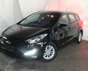 Hyundai i30 1.4i KLIMAANLAGE EINPARKHILFE ALARMANLAGE Gebrauchtwagen