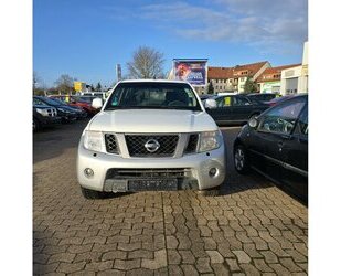 Nissan Navara DCI 4X4 EURO 5 AHK 5 SITZER HARTOP KLIMAAUT Gebrauchtwagen