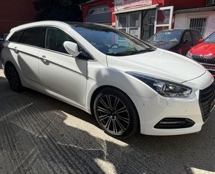 Hyundai i40 CW Premium Plus Leder Navi Belüft. Sitze Gebrauchtwagen