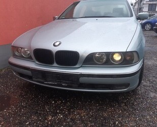 BMW 523i 