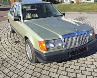 Mercedes-Benz E 230 