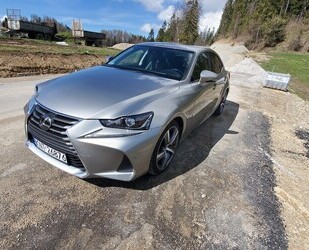 Lada IS 200 