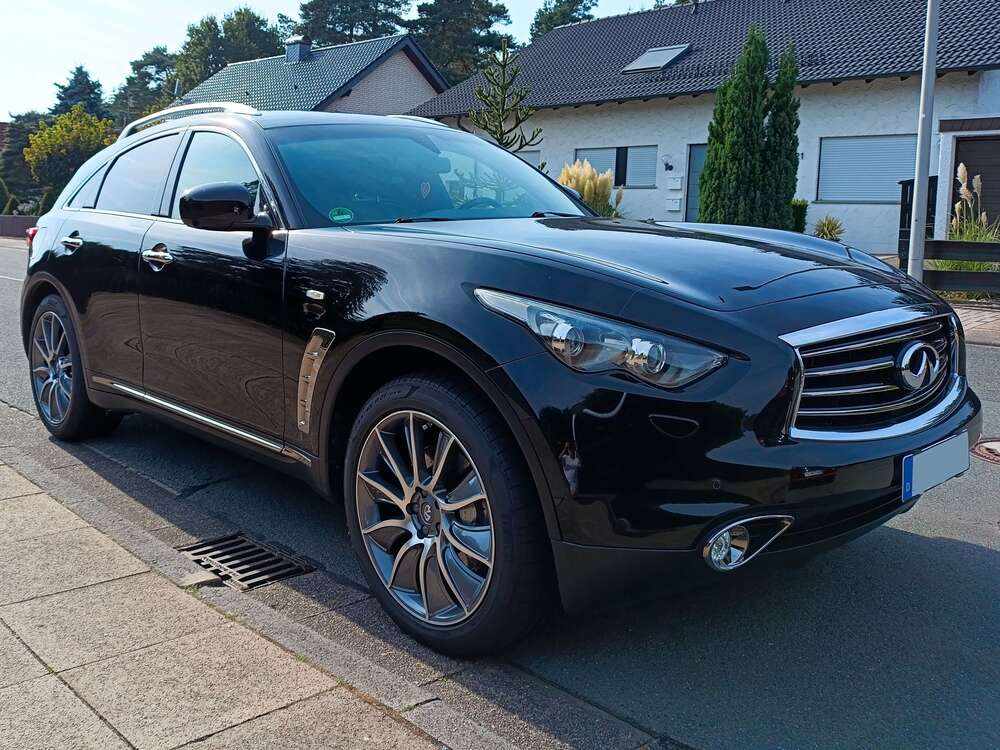 QX70