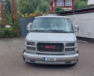 GMC Savana 