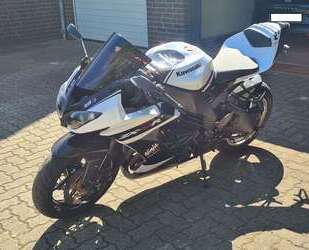 Mercedes-Benz Ninja ZX-10R 