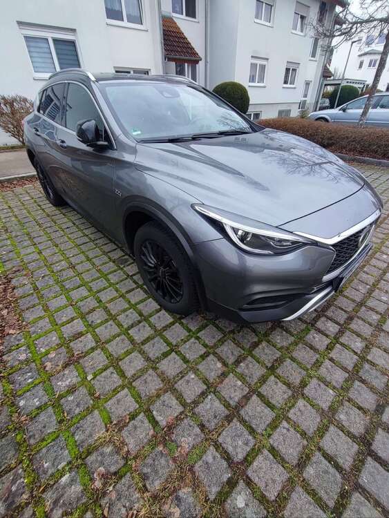 QX30