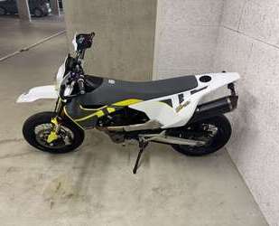 Husqvarna 701 Supermoto Gebrauchtwagen