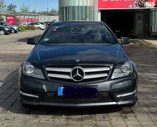 Mercedes-Benz 220 Gebrauchtwagen