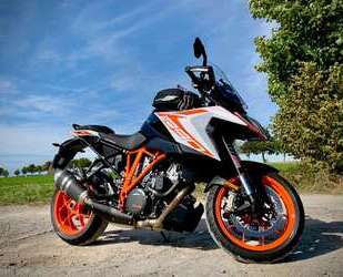 KTM 1290 Super Duke GT 