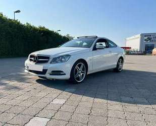 Mercedes-Benz 220 Gebrauchtwagen
