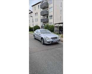 Mercedes-Benz 220 Gebrauchtwagen