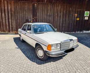 Mercedes-Benz 240 Gebrauchtwagen