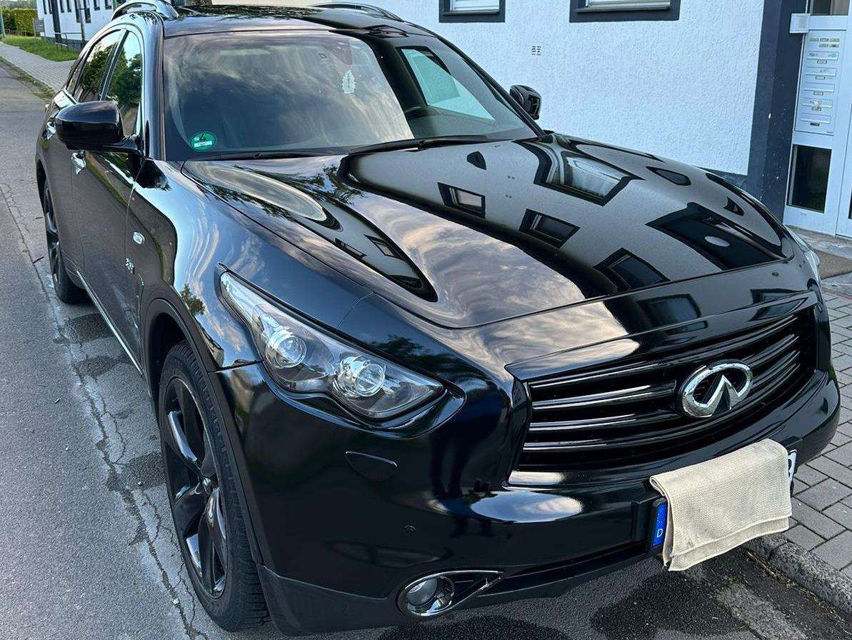 QX70