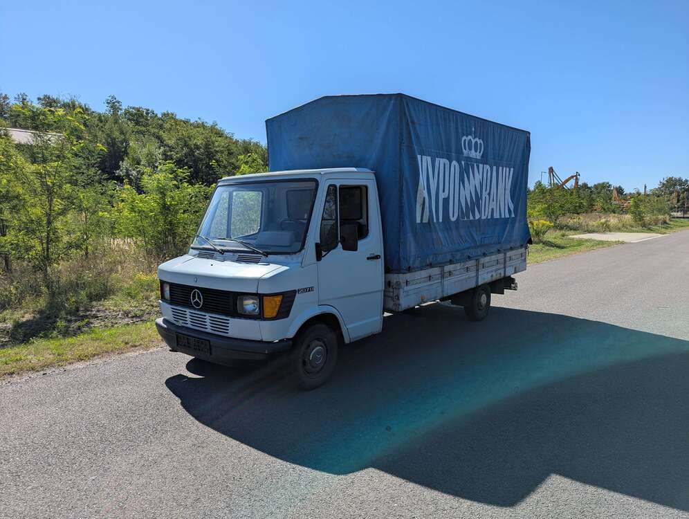 600