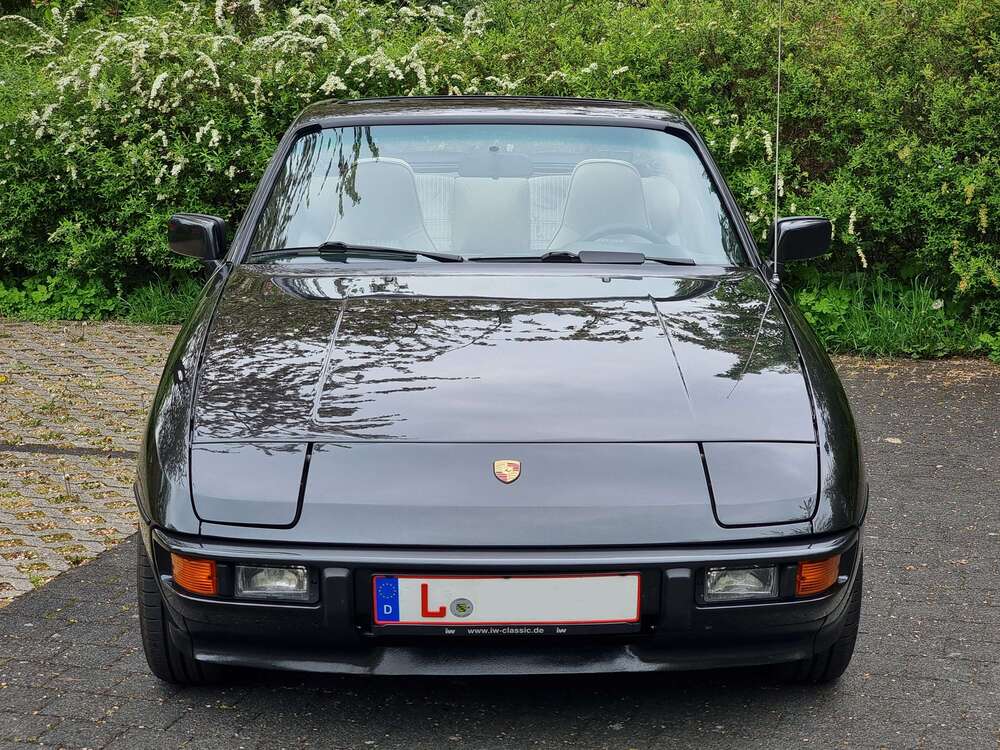 924