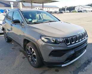 Mitsubishi Compass 