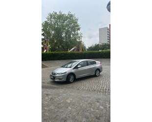 Nissan Insight 