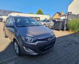 Nissan i20 