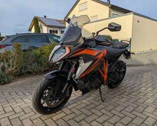 KTM 1290 Super Duke GT 