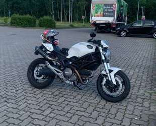Ducati Monster 696 Gebrauchtwagen