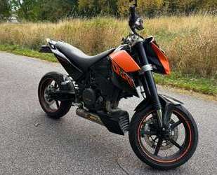 KTM 690 Supermoto 