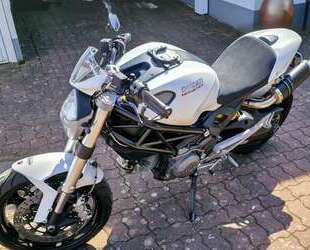Ducati Monster 696 Gebrauchtwagen