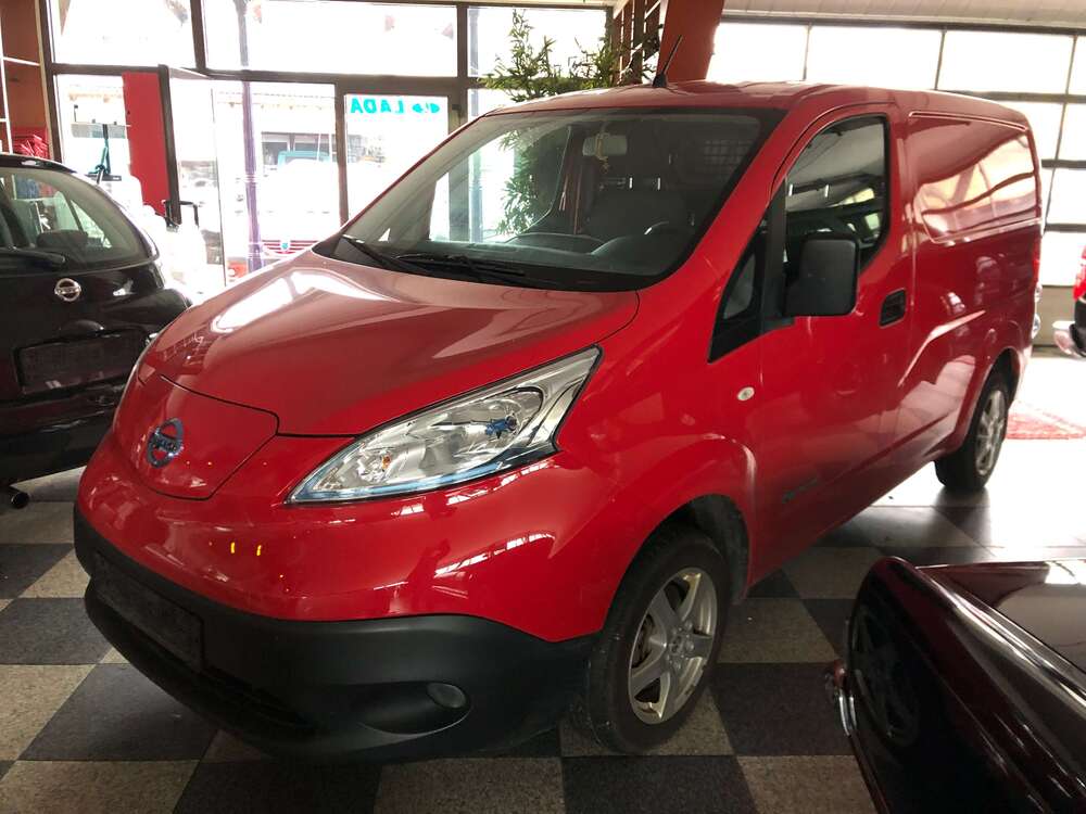NV200