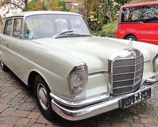 Mercedes-Benz 220 Gebrauchtwagen