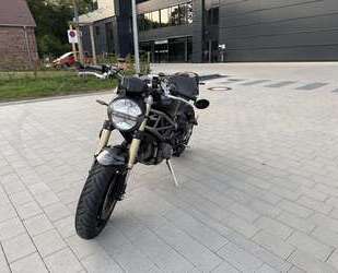 Ducati Monster 1100 