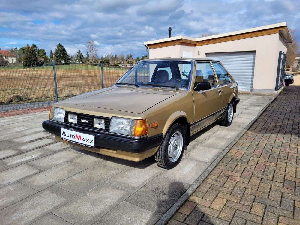 323
