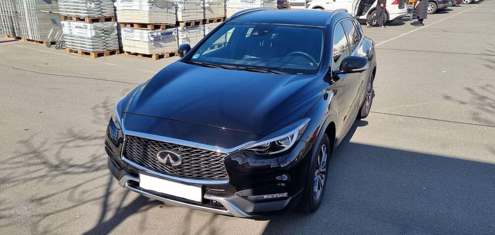 QX30