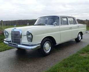 Mercedes-Benz 220 Gebrauchtwagen