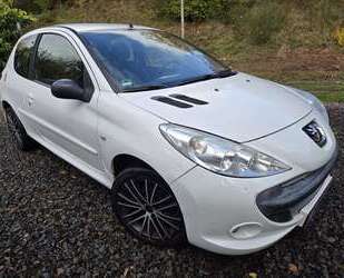 Nissan 206 