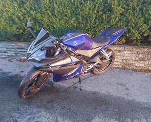 Yamaha YZF-R125 