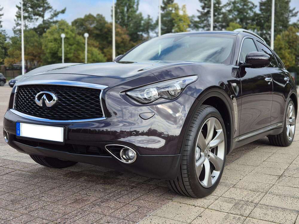 QX70