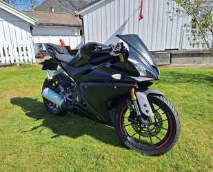 Maserati YZF-R125 
