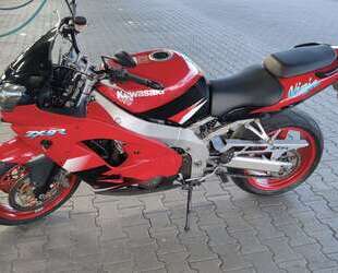 Kawasaki Ninja ZX-9R Gebrauchtwagen