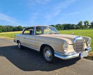 Mercedes-Benz 220 Gebrauchtwagen