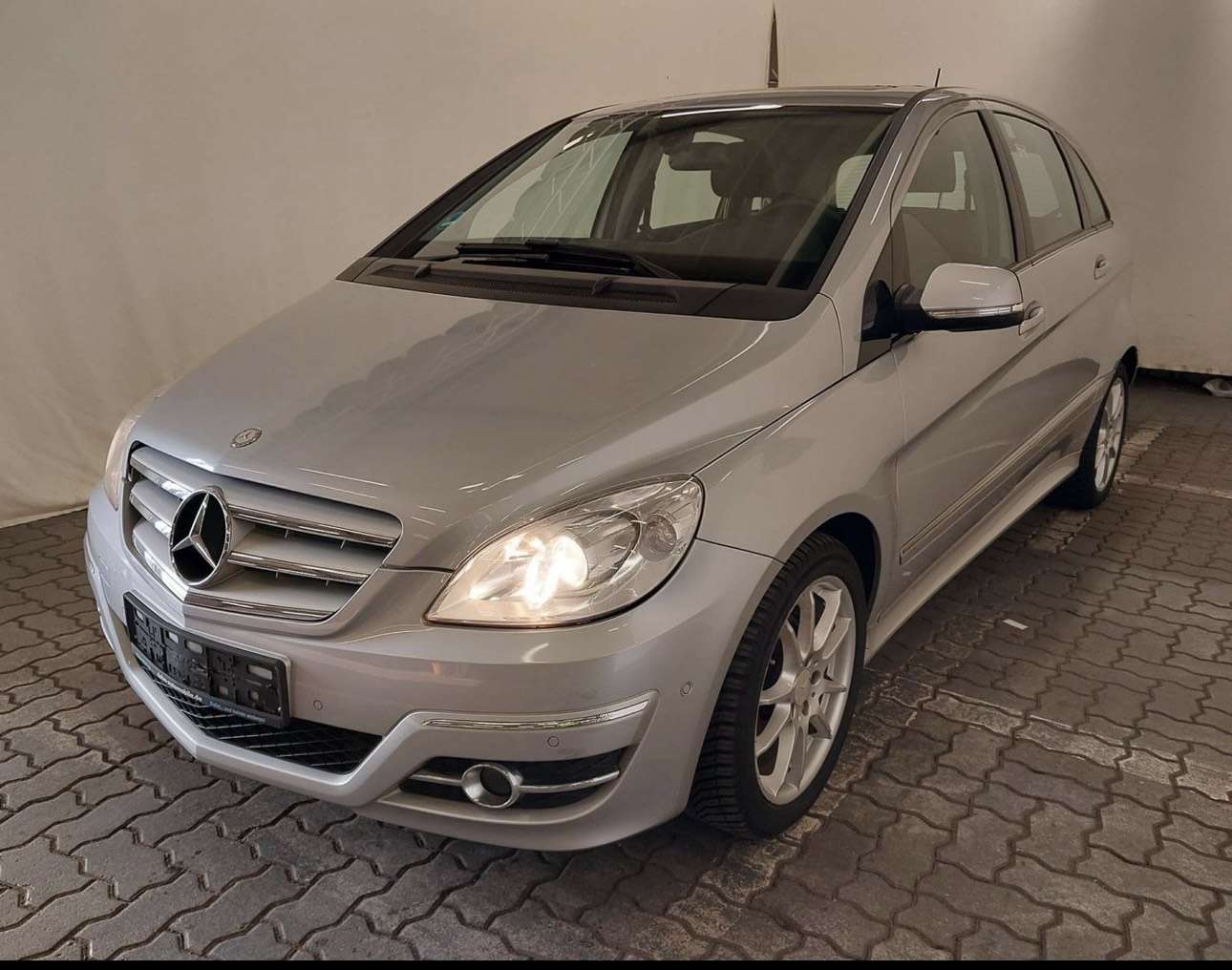 B 160