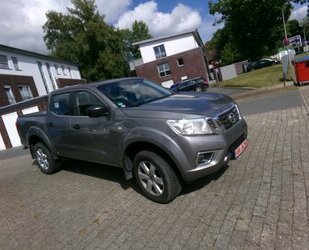 Nissan Navara NP300 Acenta Double Cab 4x4 Automatik 8xALU Gebrauchtwagen