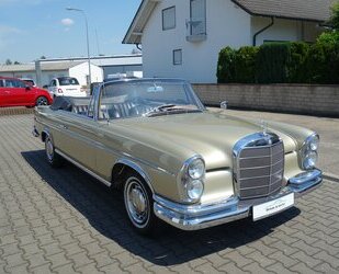 Mercedes-Benz 300 SE Cabriolet Top Original mit 58000 Km Oldtimer